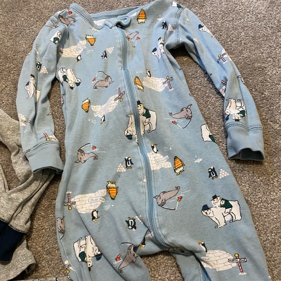 2 boys pj’s - Picture 3 of 5